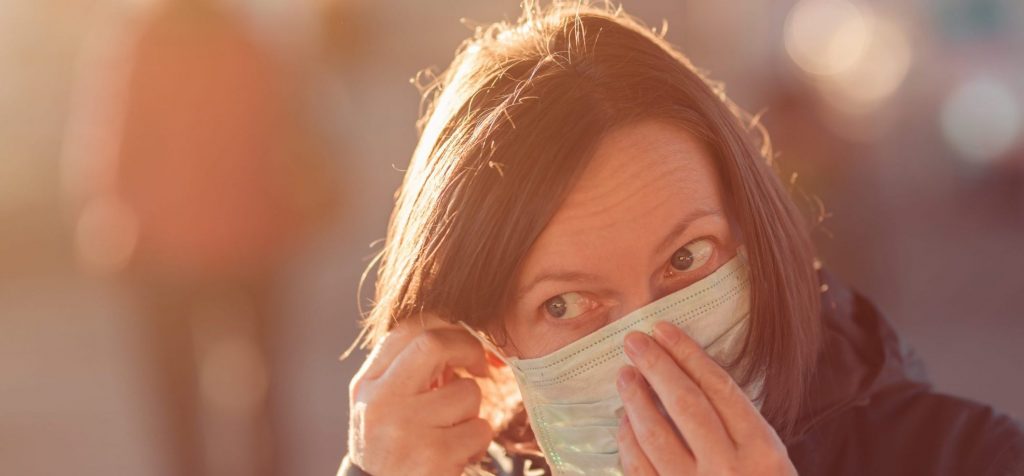 Qué hacer si tienes síntomas de COVID-19