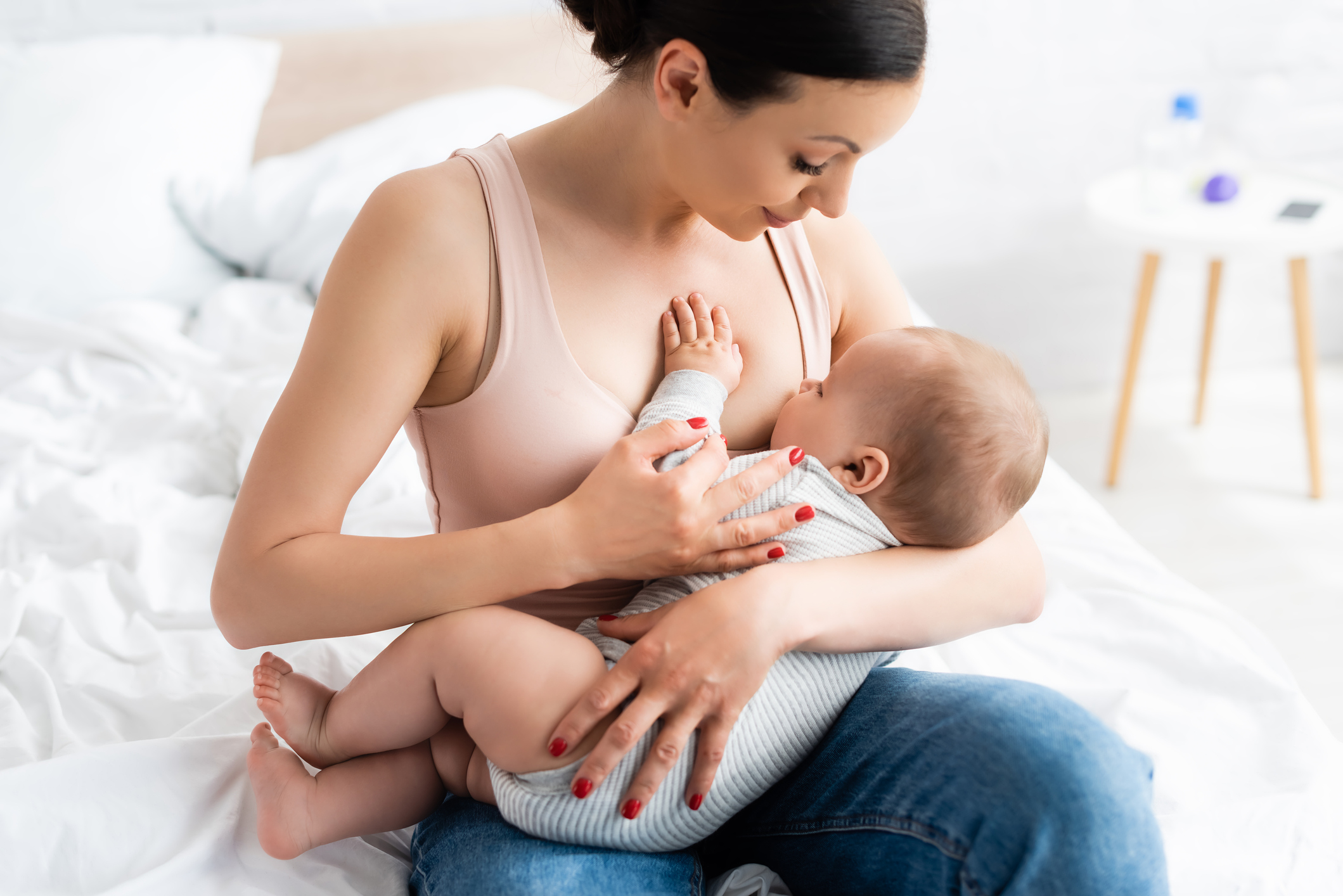 Lactancia materna, la alimentación complementaria o las meriendas en los talleres de La habitación Saludable, el espacio de nutrición para toda la familia del Servicio de Pediatría de Viamed Santa Ángela de la Cruz