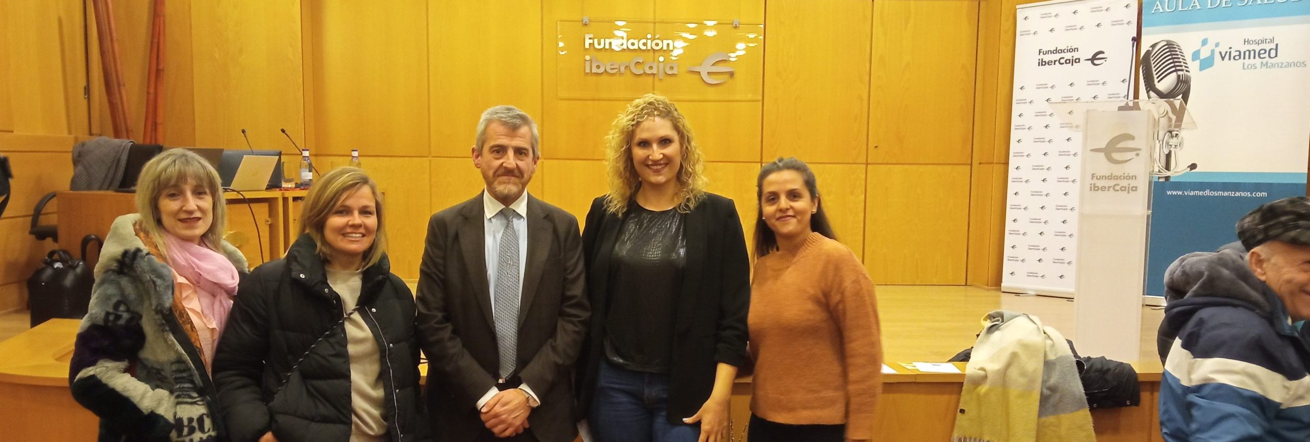 Naturalidad y Seguridad, dos claves para un tratamiento estético facial satisfactorio según el cirujano plástico-estético Antonio Bazán en el Aula de Salud de Viamed Los Manzanos