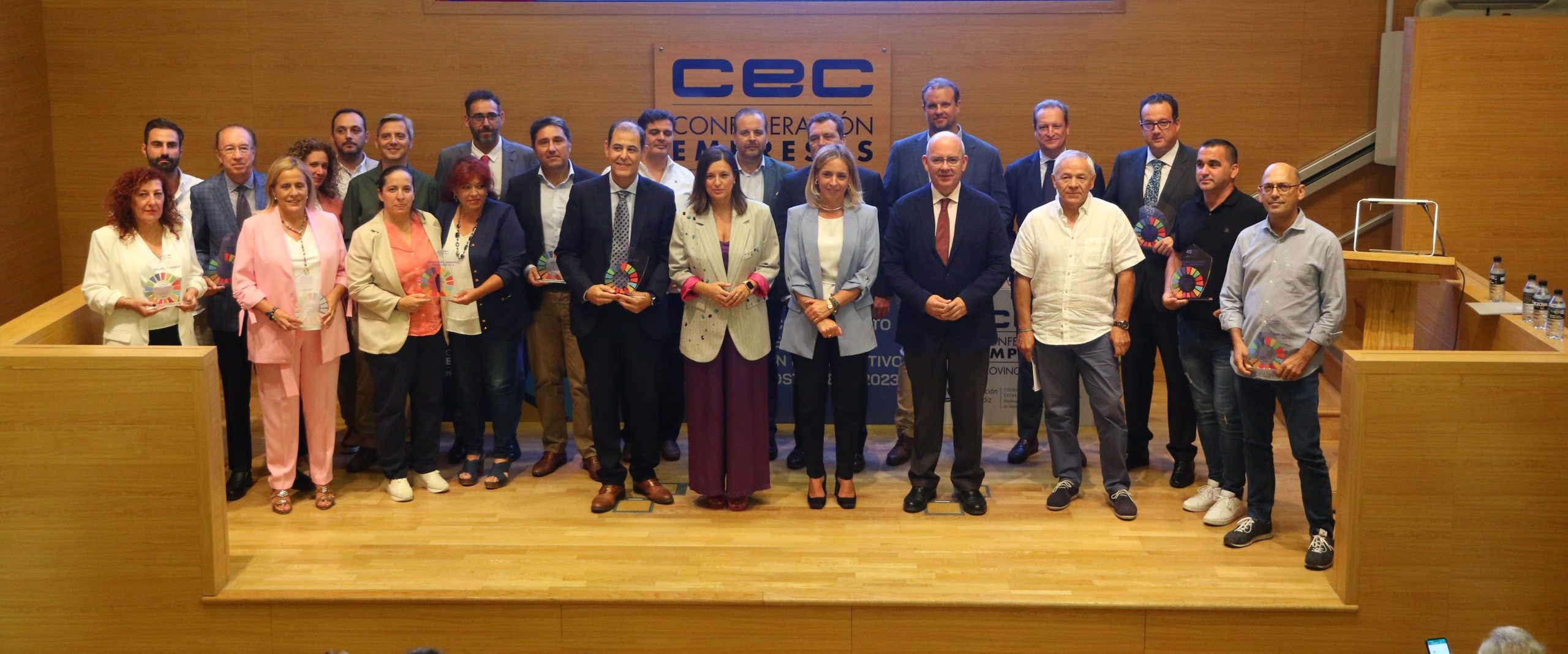 Viamed Salud premiada por la Confederación de Empresarios de Cádiz (CEC)-por su desarrollo del plan Eviamed30