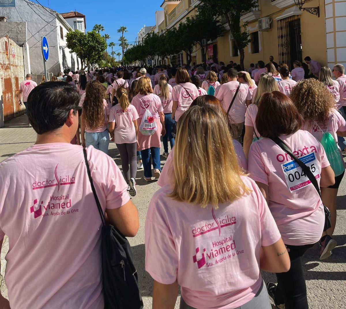 El Hospital Viamed Santa Ángela patrocina la 8ª Marcha Rosa de Lebrija, El Cuervo y las Cabezas