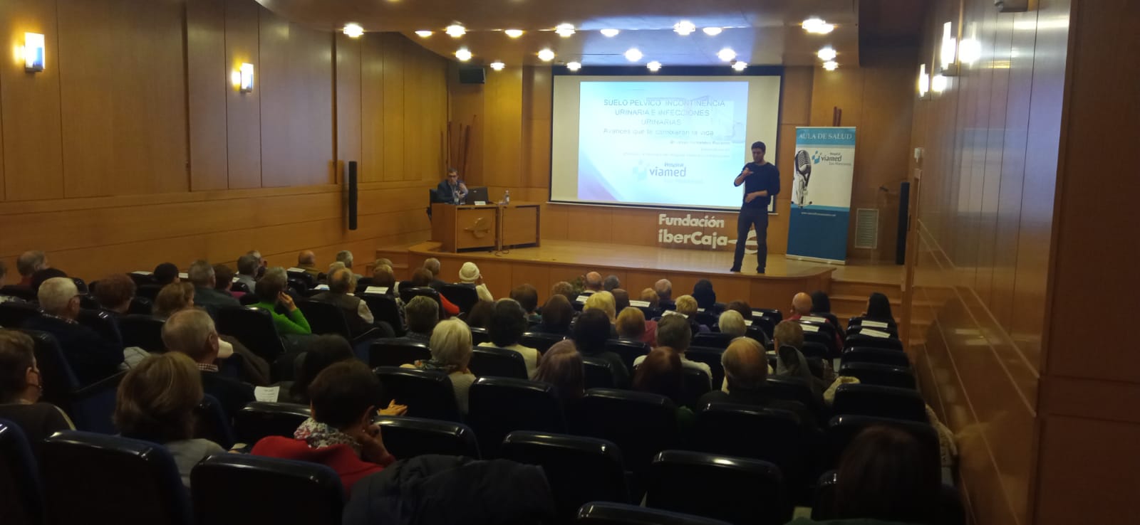 Con una gran audiencia el Aula de Salud Viamed Los Manzanos pone fin a la temporada 2023 en la que se presentó el Club de Socios.  
