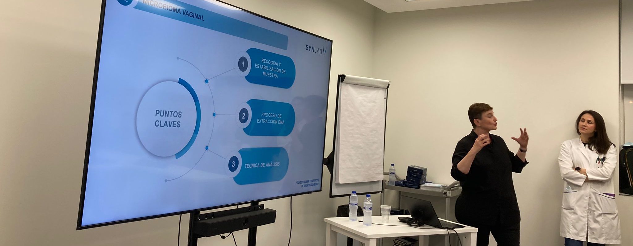 Sesión clínica en Viamed Santa Ángela de la Cruz para analizar las consideraciones actuales del Microbioma Vaginal