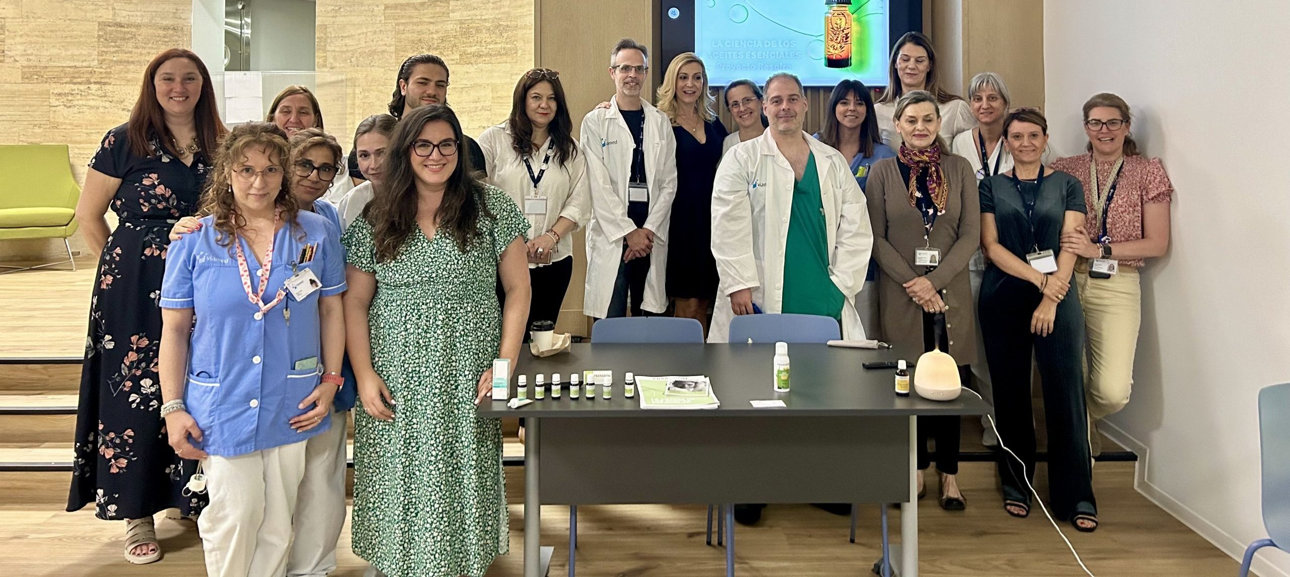 Viamed Santa Elena acoge una formación de aceites esenciales para uso terapéutico en pacientes oncológicos