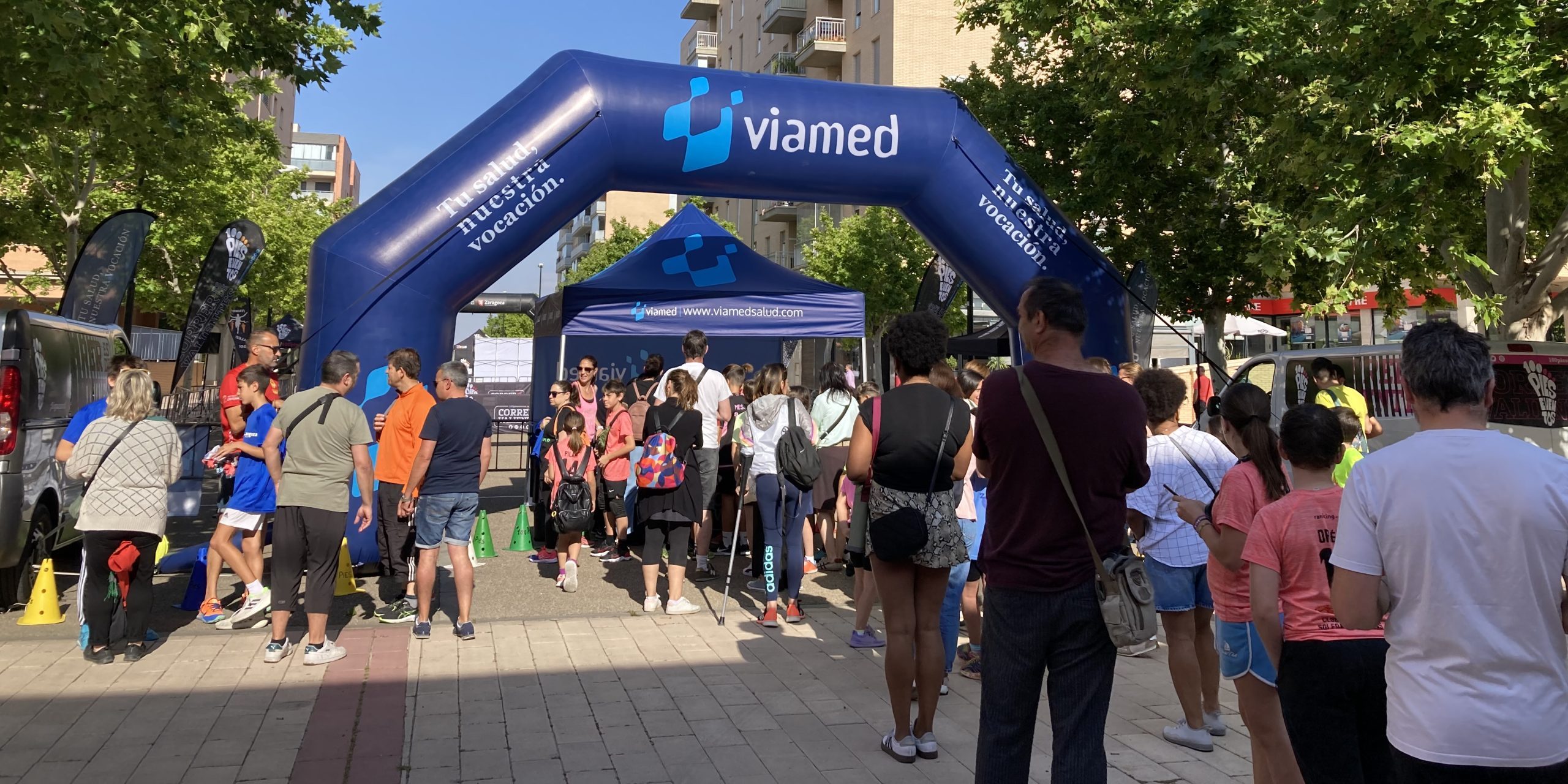 Casi 500 niños participan en “Haciendo Distrito”, la jornada de deporte y familia patrocinada por Viamed Montecanal
