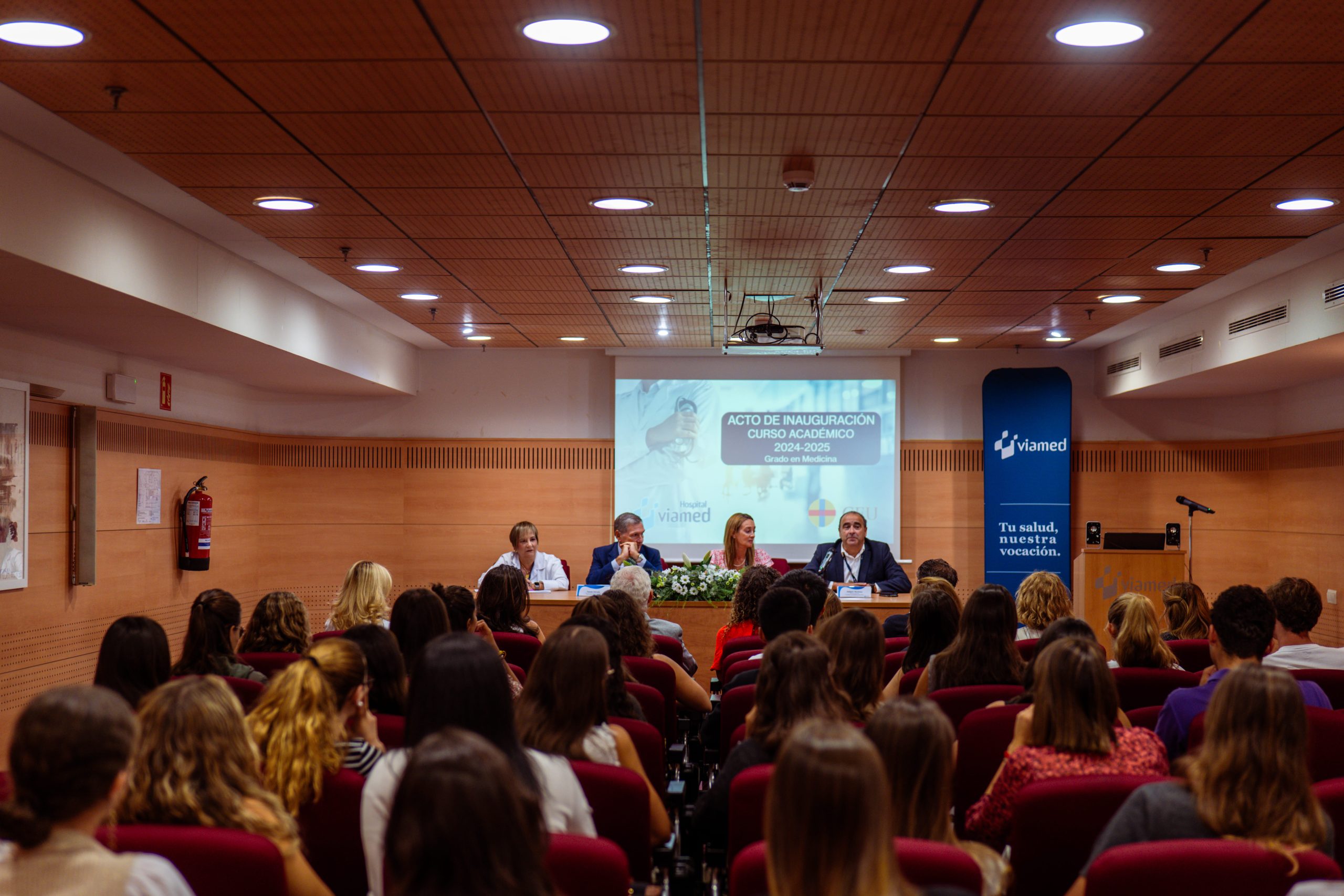 Inauguración del I Curso Academico de Medicina 2024-2025 en Santa Elena con la participación de 45 estudiantes de 3º de la Universidad CEU San Pablo.