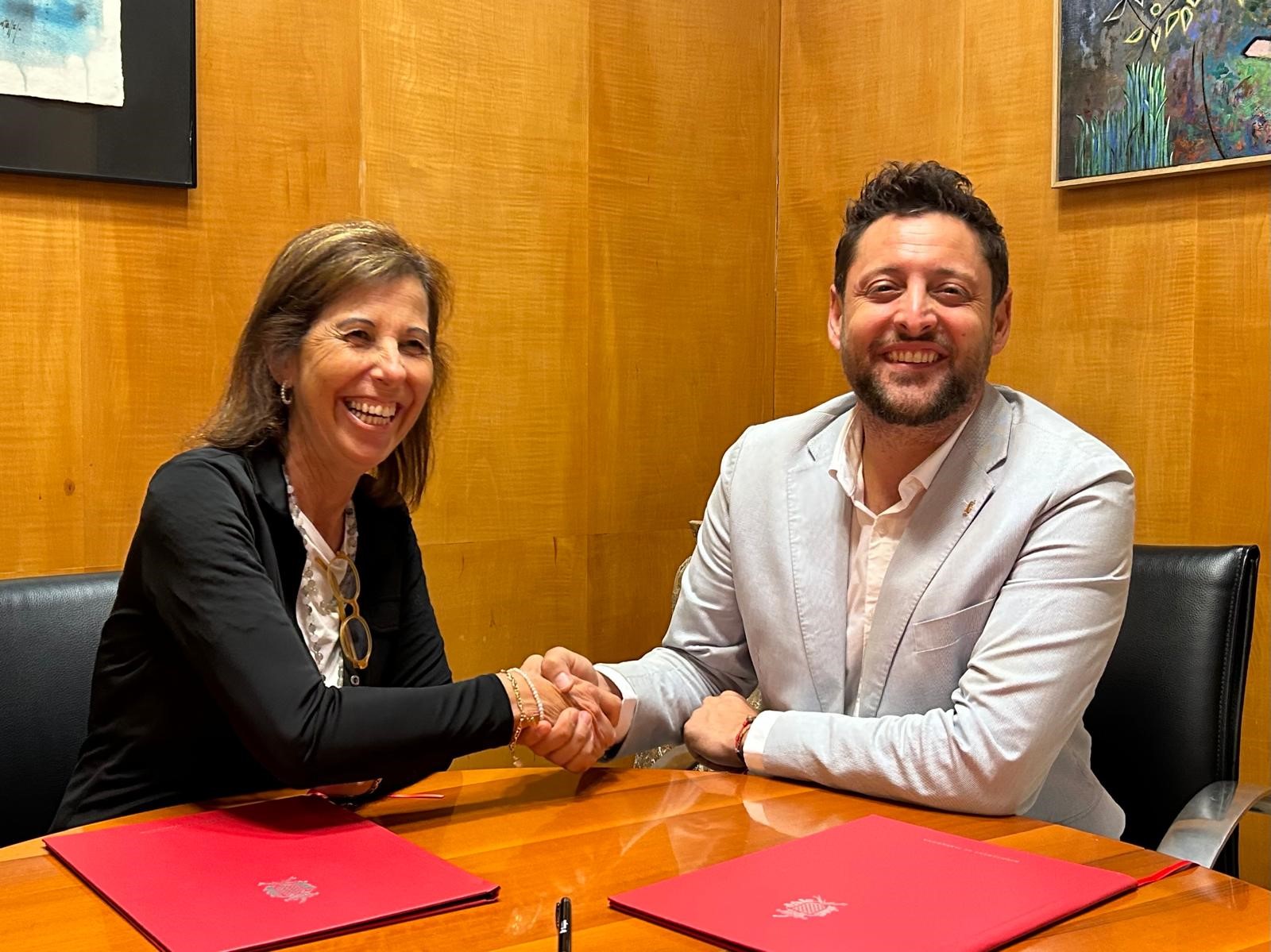 Viamed Monegal patrocina las Fiestas de Santa Tecla 2024