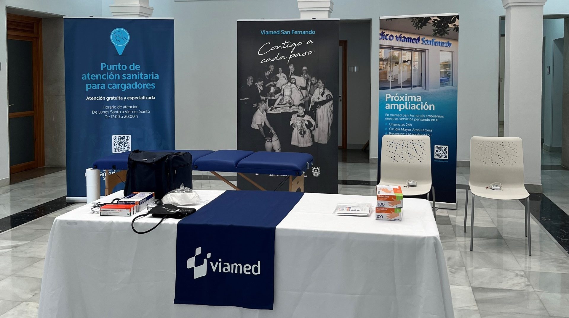 Viamed San Fernando ofreció un punto de atención sanitaria a los cargadores de la Semana Santa en pleno centro
