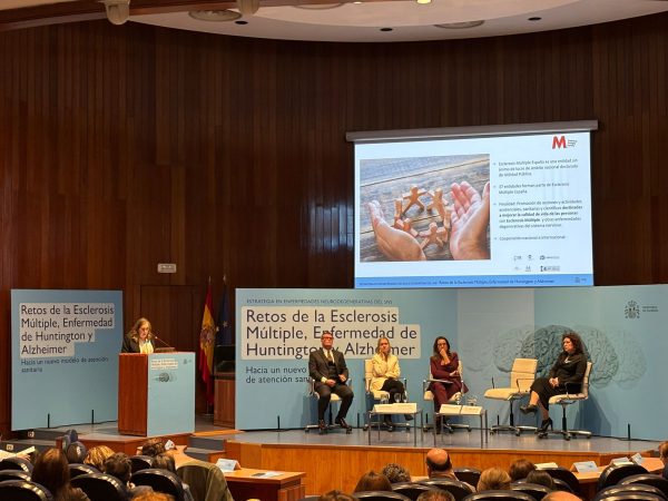 La Dra. García Ramos (Hospital Universitario Viamed Santa Elena) participa en la jornada de presentación de la Estrategia Nacional de Enfermedades Neurodegenerativas