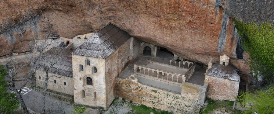 San Juan de la Peña: la historia que se construyó en la roca