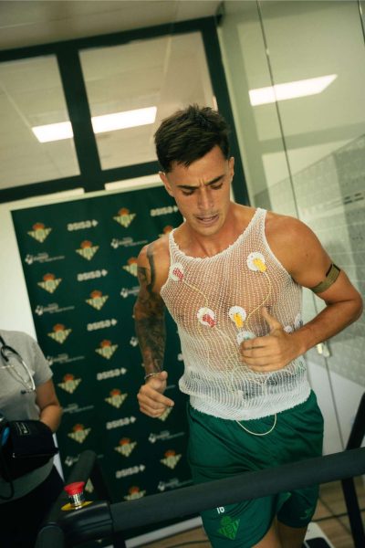 Facundo Bernal y Fran García, nuevos fichajes del Betis, pasan su reconocimiento médico en Viamed Santa Ángela de la Cruz