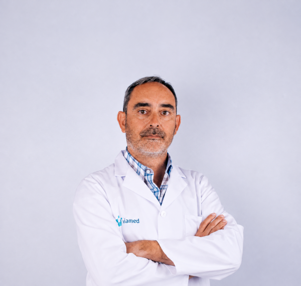 El Dr. Miguel de la Cruz, de Viamed Bahía de Cádiz, entre los tres mejores cirujanos plásticos de España en los Doctoralia Awards 2026